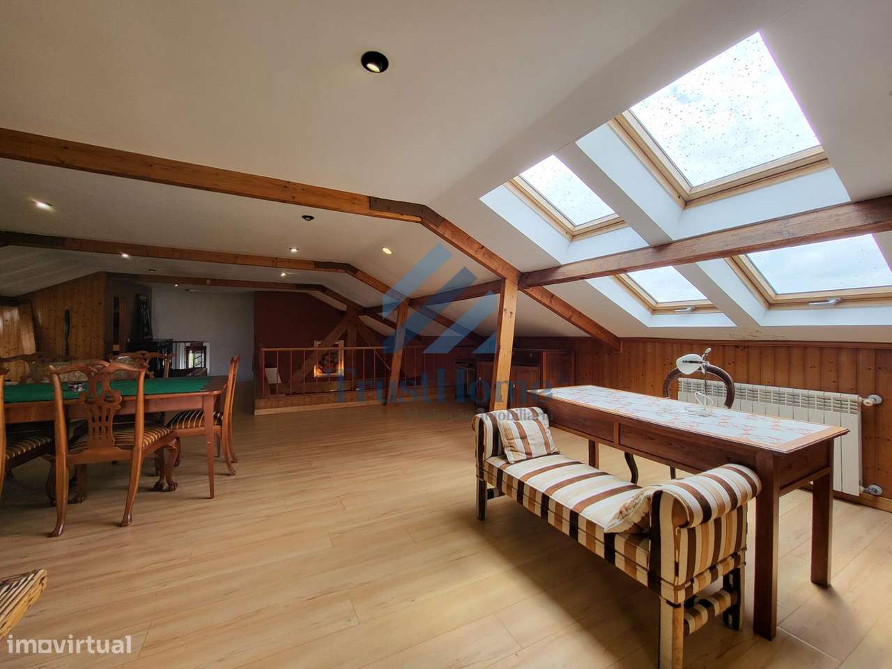 MoradiaV5 com jardim, piscina e ginásio no centro de Coruche-35