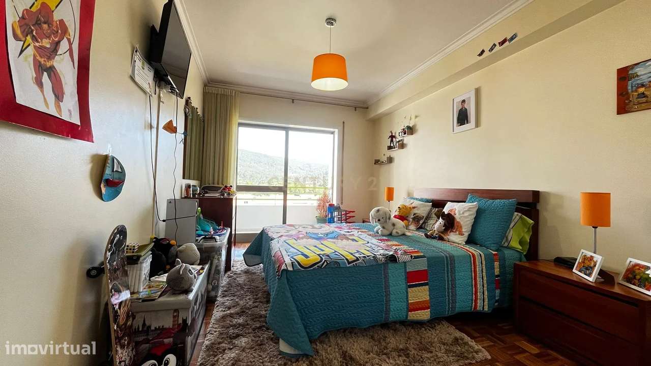 Apartamento T2 com Varanda e Vista em Viana do Castelo-12