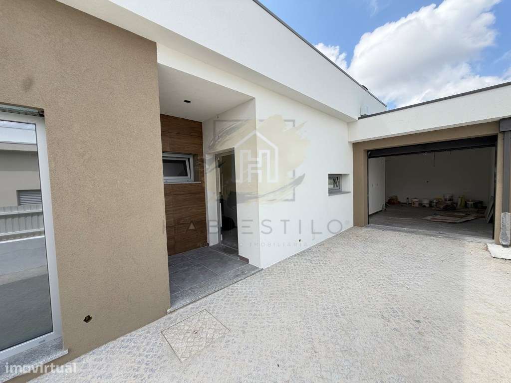 Moradia T3 Térrea de Arquitetura Moderna- Pinhal do General-5