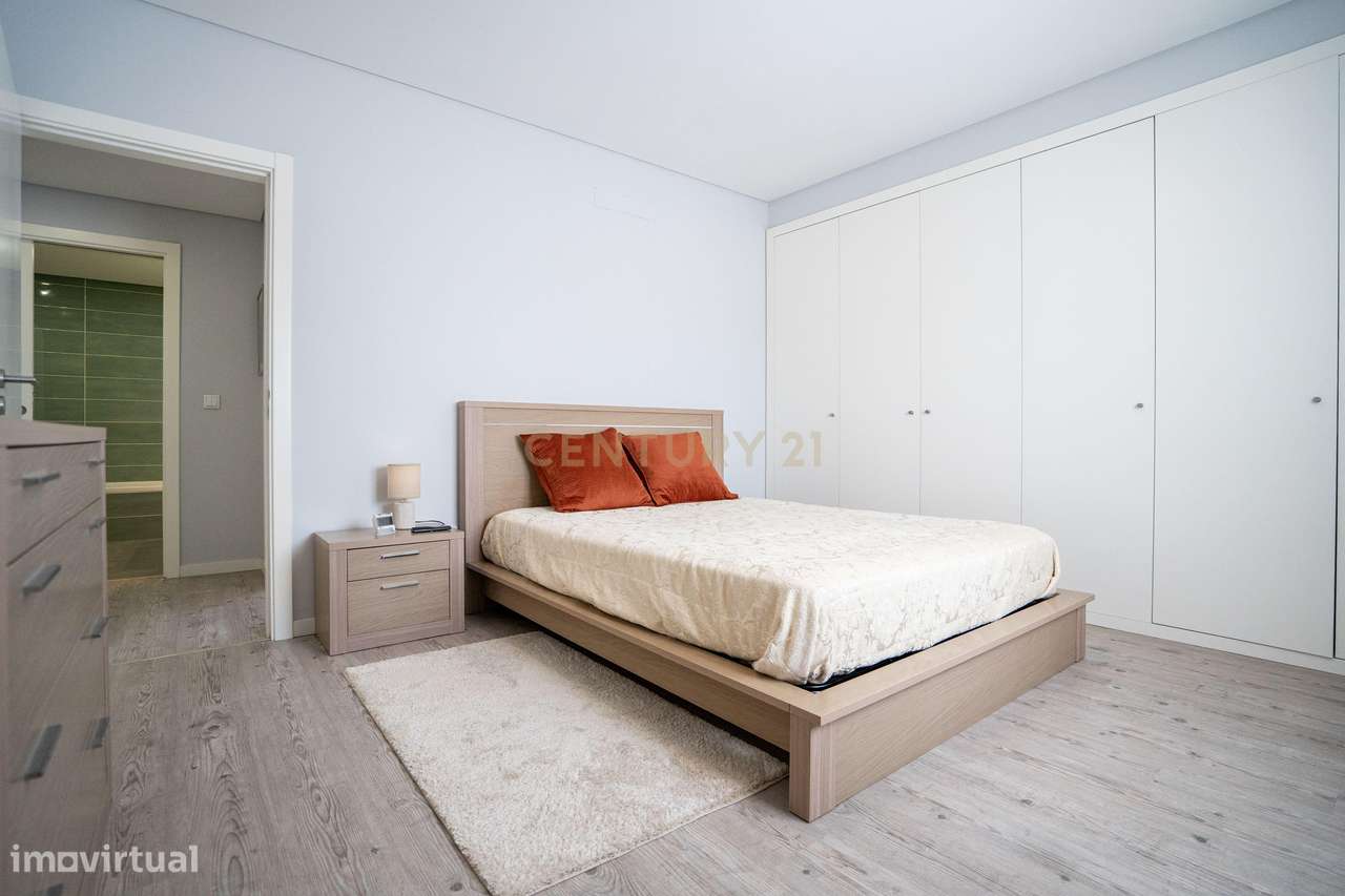 Apartamento T2 - Excelentes Áreas - Como Novo-24