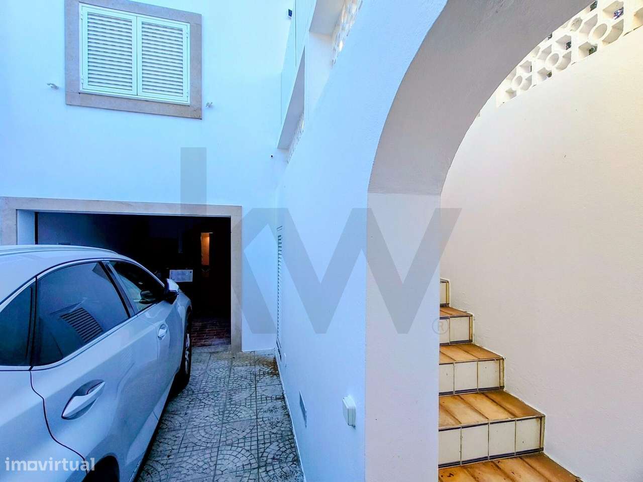 Moradia T4 Renovada em Pinheiros de Marim, Olhão-12