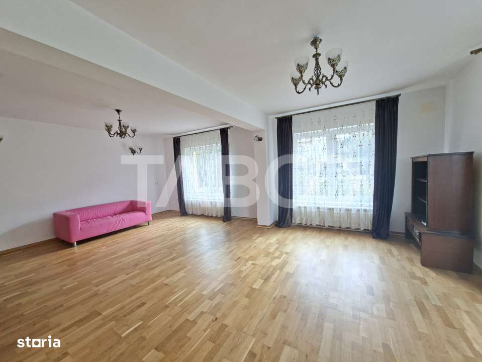 Casa individuala de inchiriat garaj pivnita curte generoasa Strand II - Imagine principală: 3/19