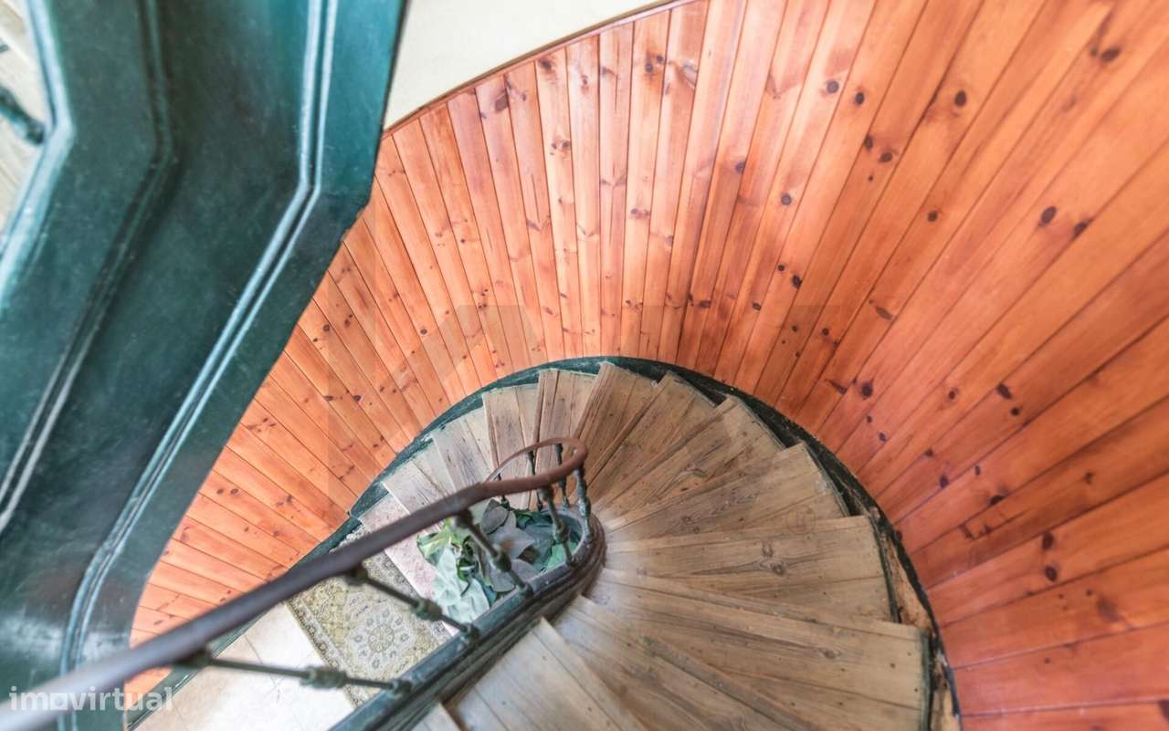 T2+1 renovado num 2º andar de um edifício clássico, destaca-se pela su - Grande imagem: 5/32