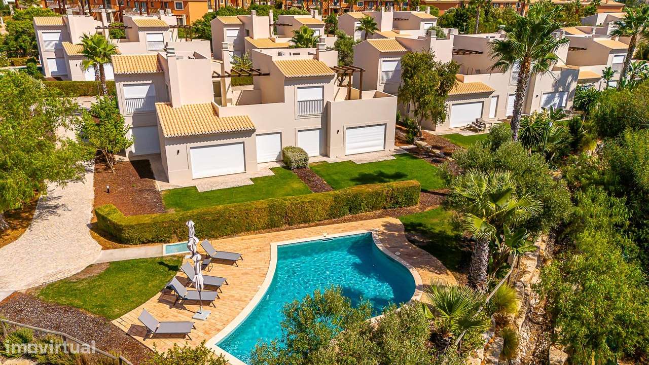 Conforto e Exclusividade: Moradia em Condomínio Privado-31