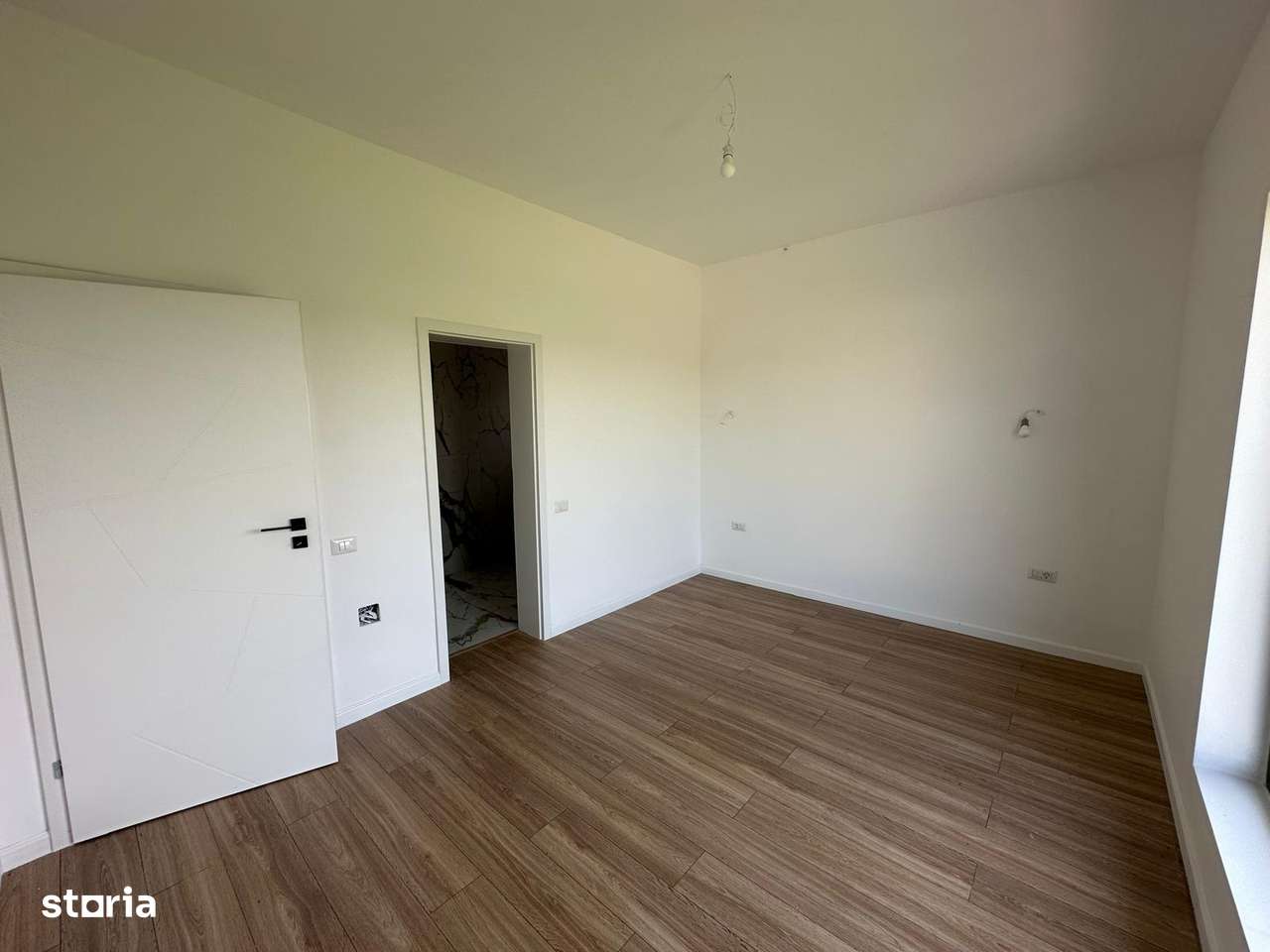 Casa cu teren 520 mp, incalzire in pardoseala si tripan in Domnesti-12