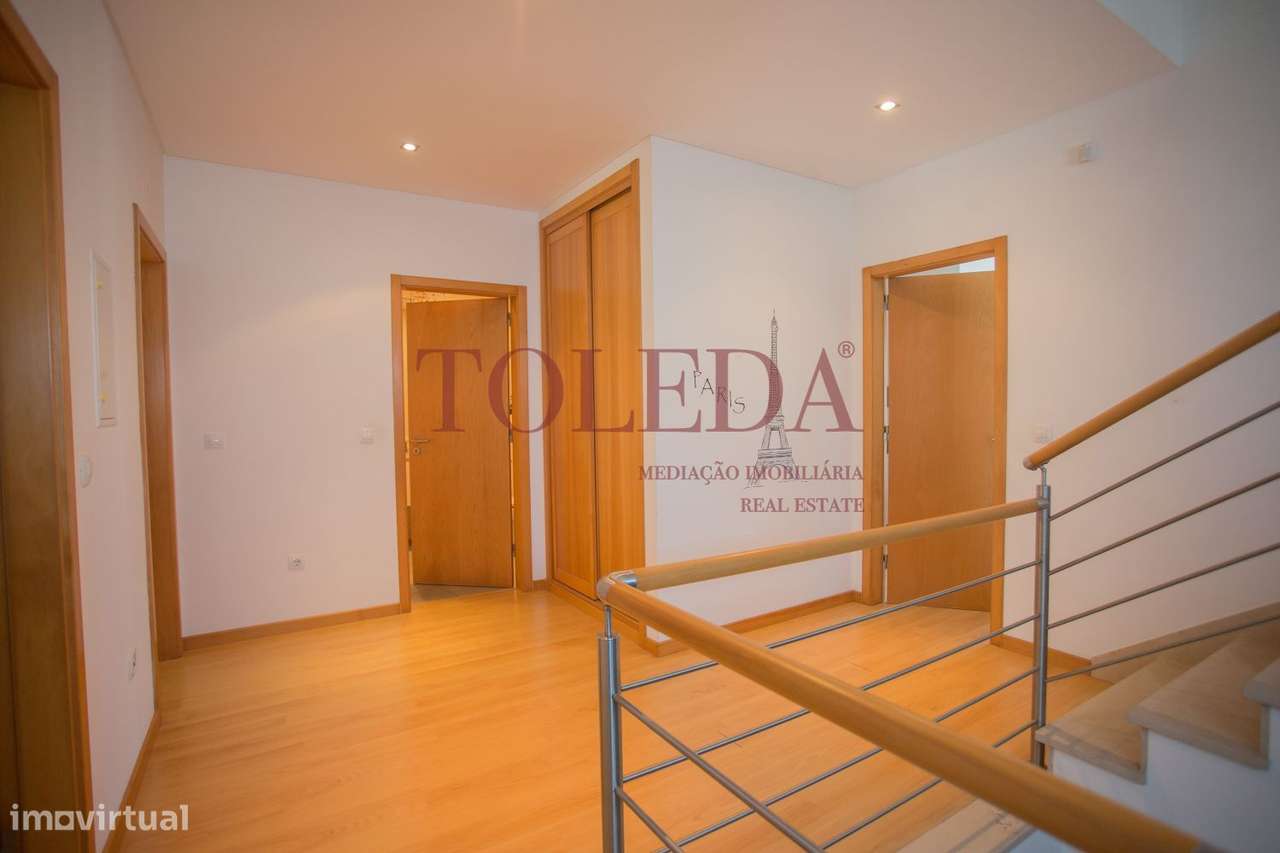 Moradia 4 Pisos com 474m2-48