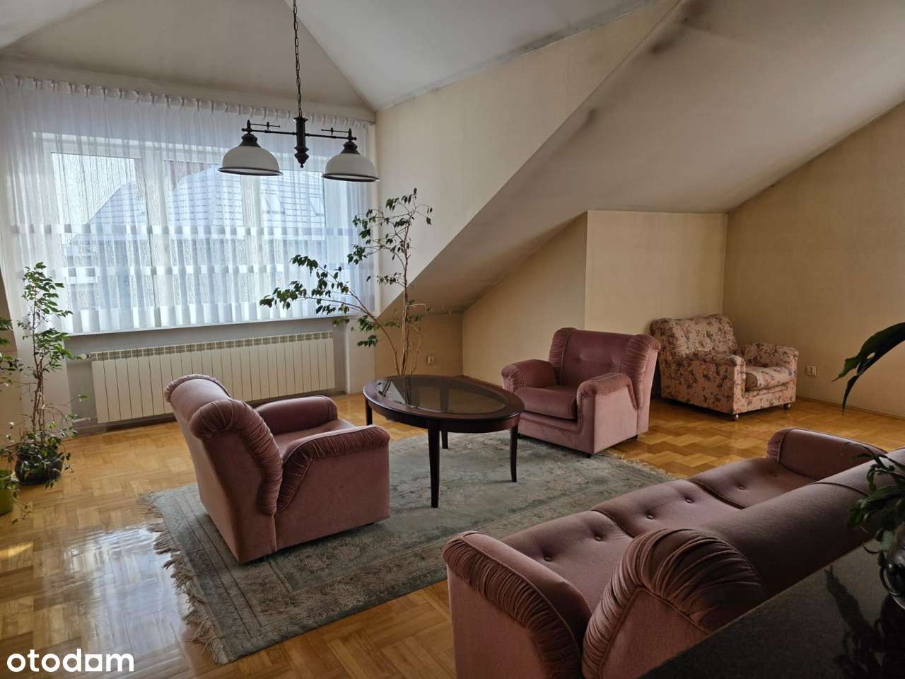 Dom z zakładem produkcyjnym Centrum-10