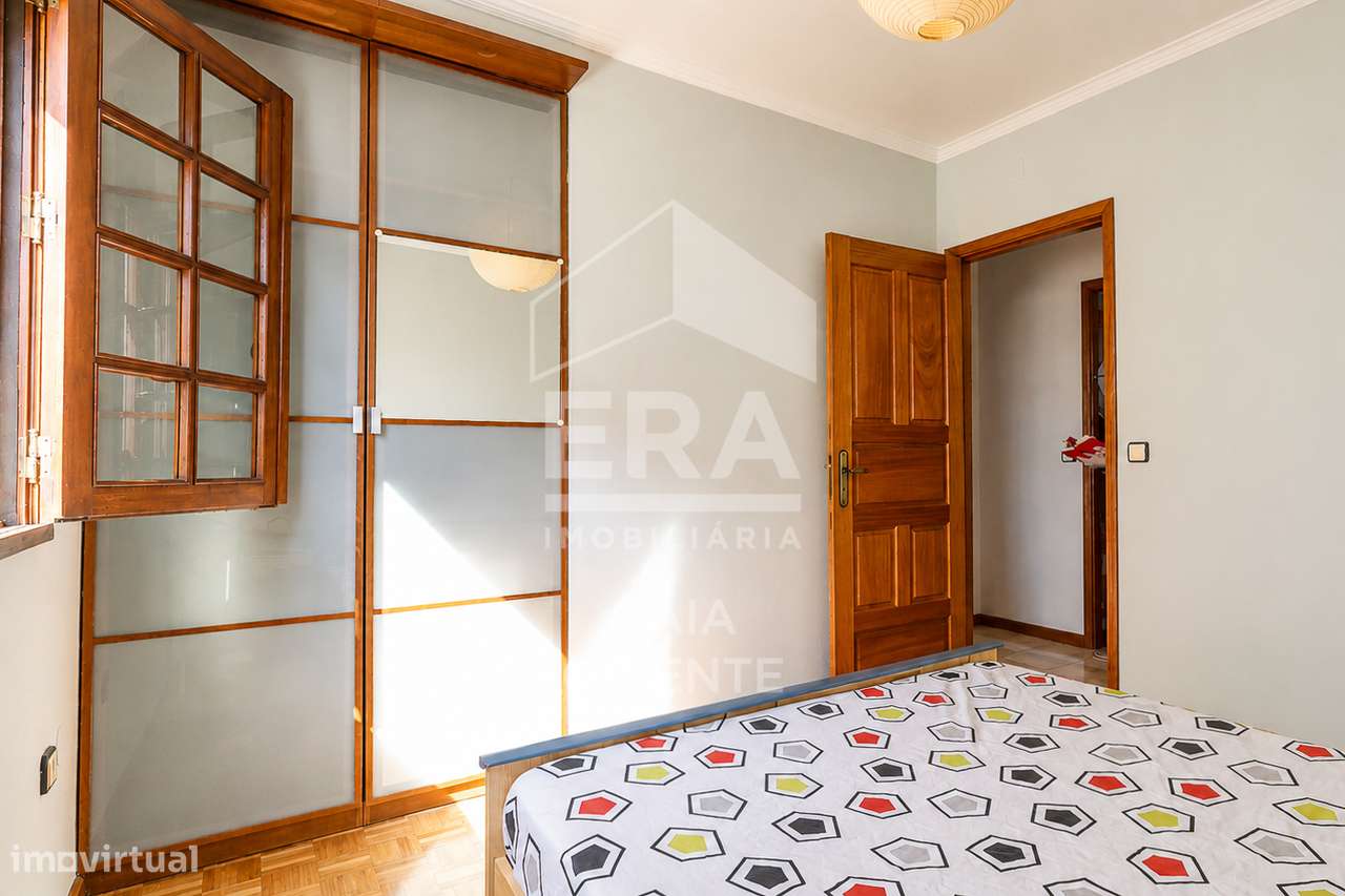 Moradia T4 Com Jardim e Garagem-20