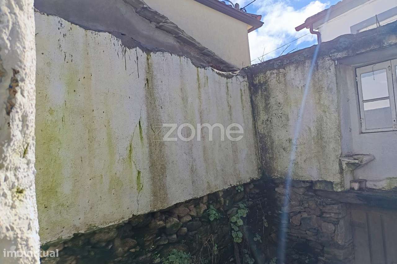 Reerguer com Estilo: Moradia T2 com Vista sobre Paços, Sabrosa-11
