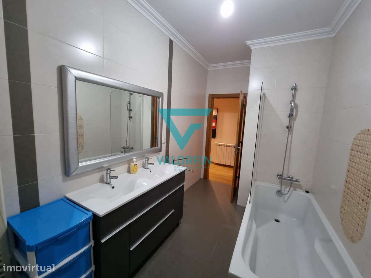 MORADIA T3 com Cave, Rés do Chão e Terreno | Batalha-16