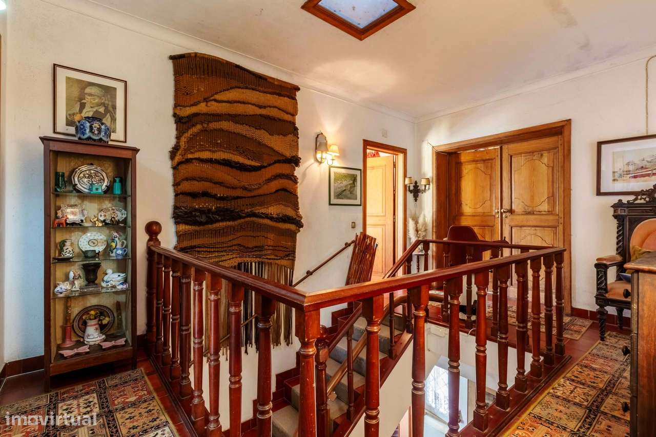 Moradia T6 c/ Terreno de 1600m2 c/ Piscina, Garagem e Anexos em Colare-57