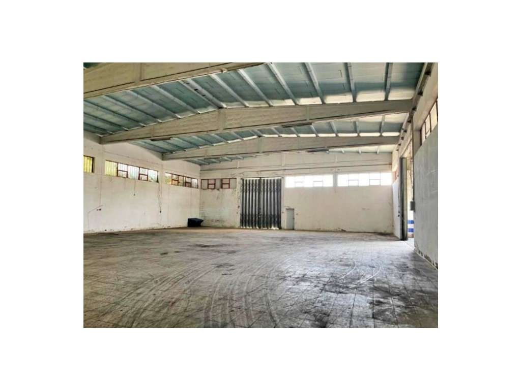 Armazém em Vila Real - Grande imagem: 3/18