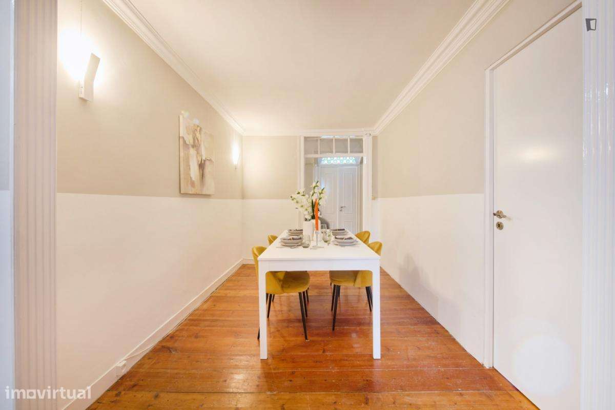 Quarto - localizado em Santos Lisbon - Grande imagem: 2/10