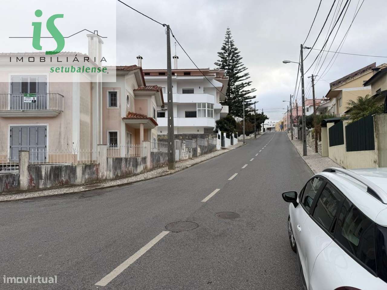 MORADIA T4 NA SOBREDA COM GARAGEM ISOLADA E TERRENO EM GAVETO.-41