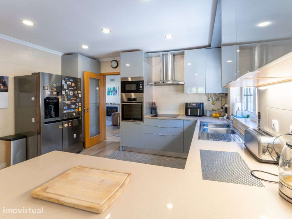 Moradia com Piscina, Jardim e Garagem no Nadadouro, Caldas da Rainha-9