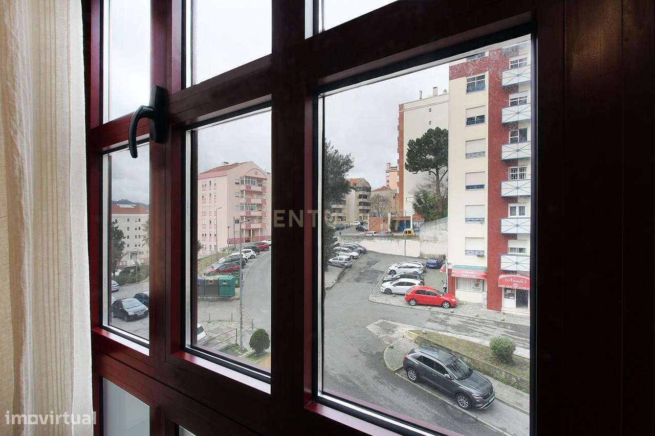 Sintra - Tapada Mercês, apartamento T3 espaçoso com duas varandas e ex - Grande imagem: 4/23