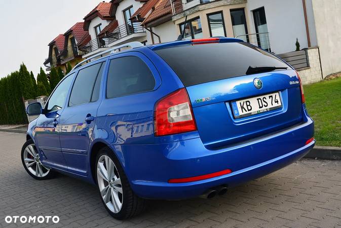 Skoda Octavia Combi 2.0 TDI DPF RS - 22