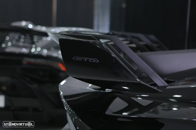 Lamborghini Huracán STO - 8