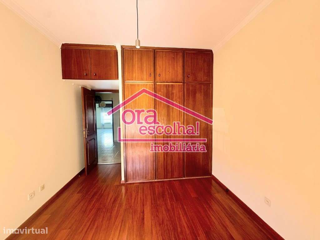 T2 de 1994 com 84 m2, 2 WC's, Rés do chão alto no Fogueteiro - Amora!-8