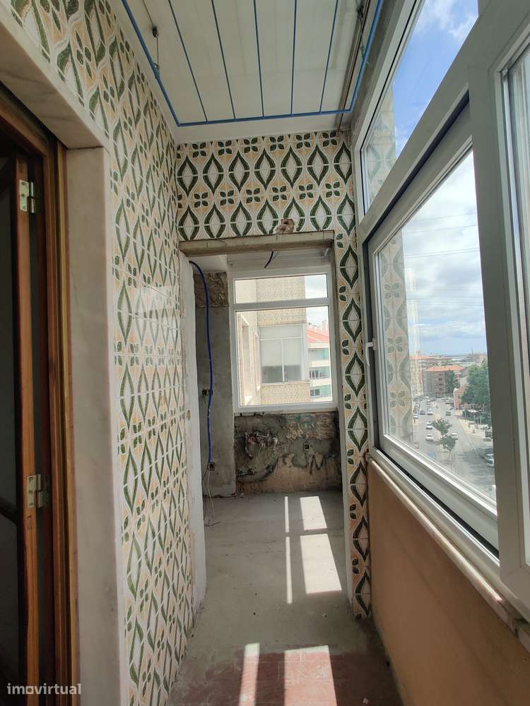 Oportunidade I APARTAMENTO T1 I Cento de Alverca-9