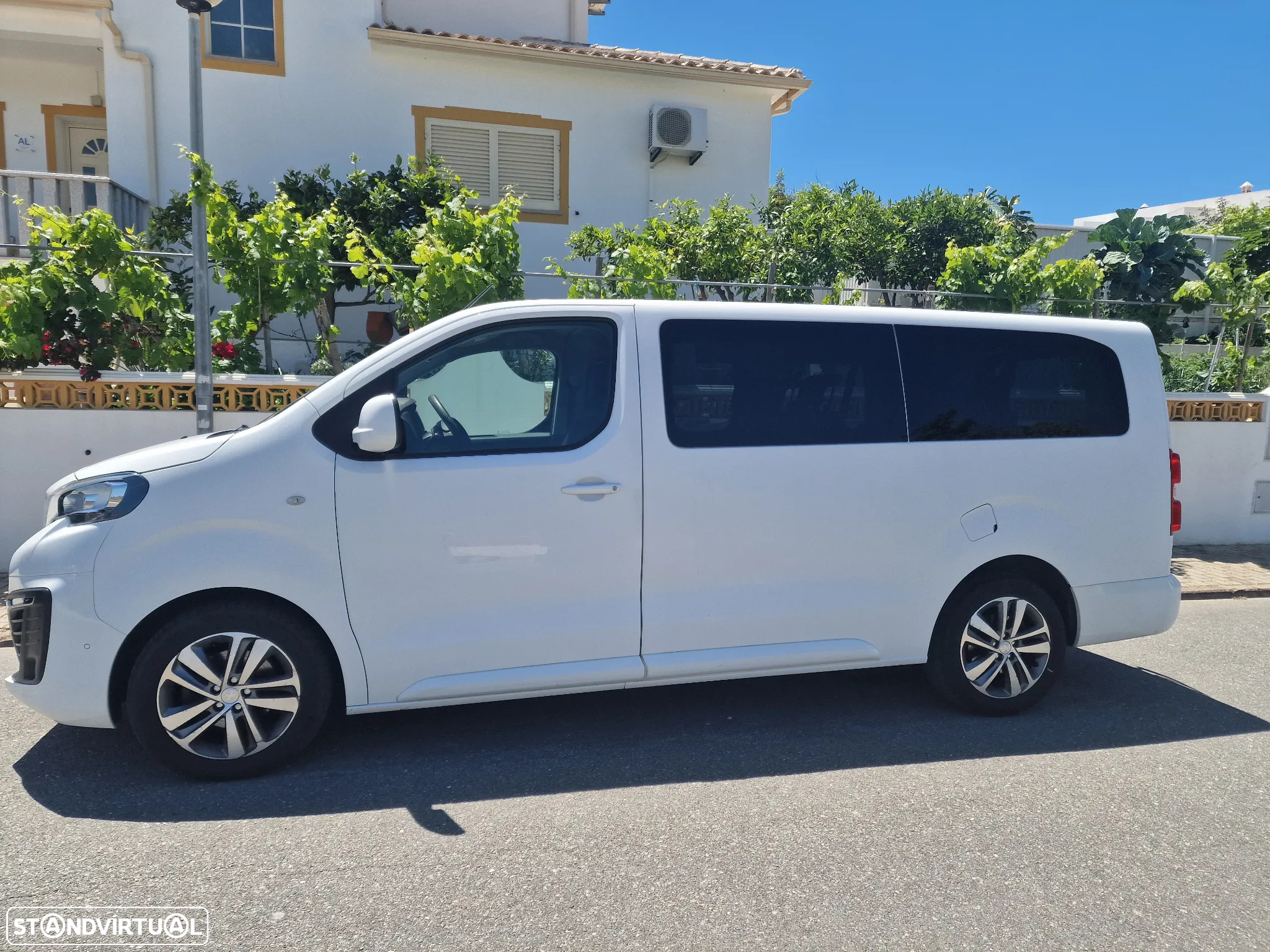 Peugeot Traveller 2.0 BlueHDi L3H1 Allure Long - 4