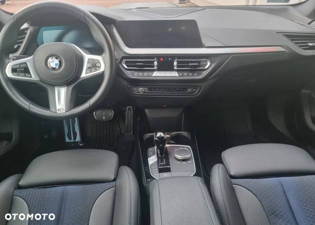 BMW Seria 2 218d sport - 15