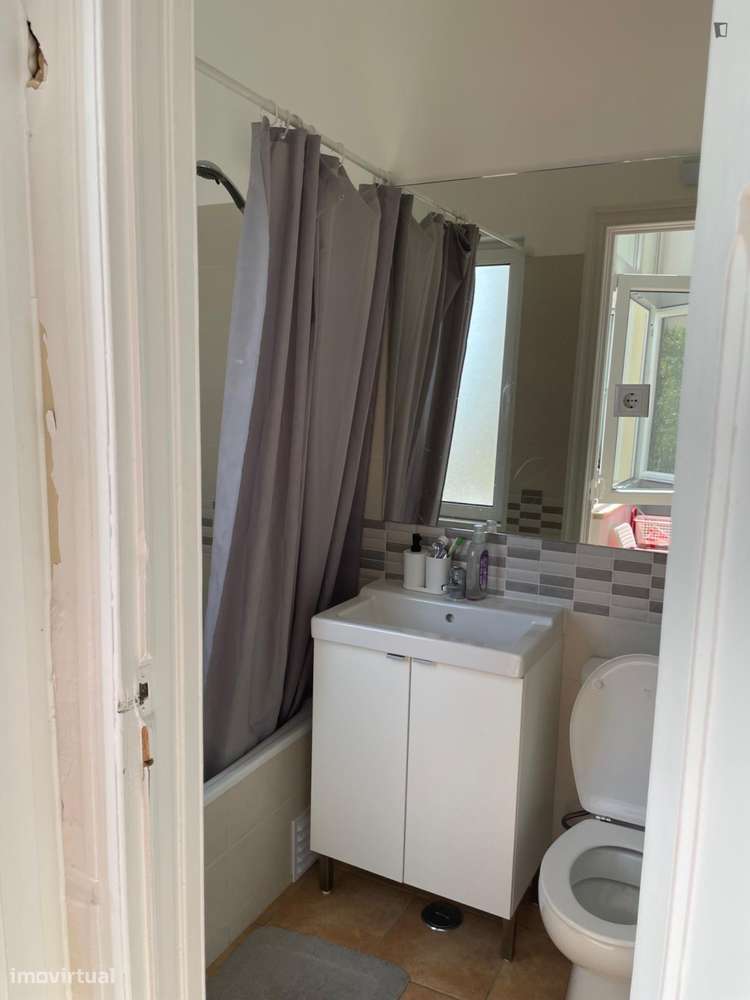 Quarto - localizado em Penha de França Lisbon - Grande imagem: 4/16