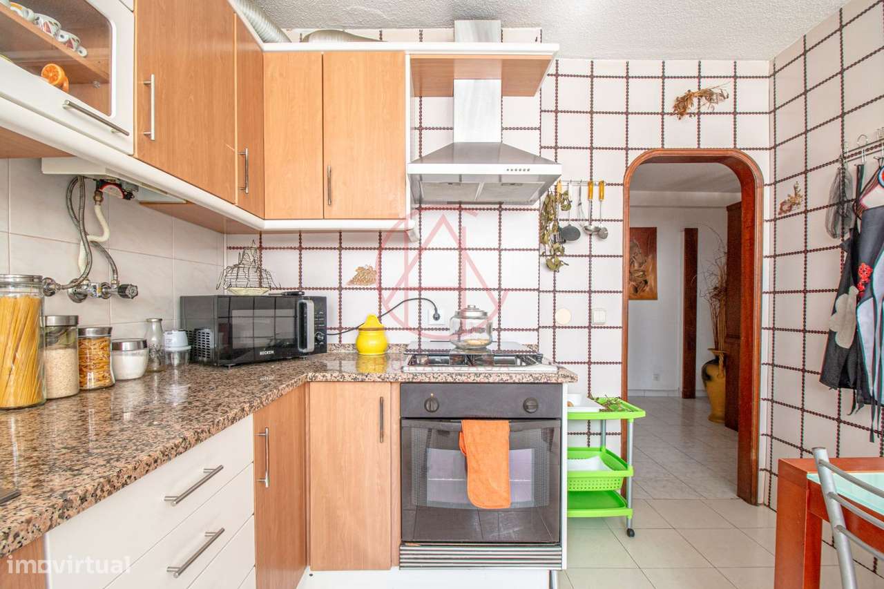 APARTAMENTO T3 1º andar c/ elevador - Sto Antonio da Charneca-5