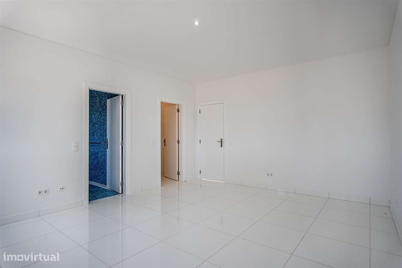 Monte alentejano com 28 hectares-18