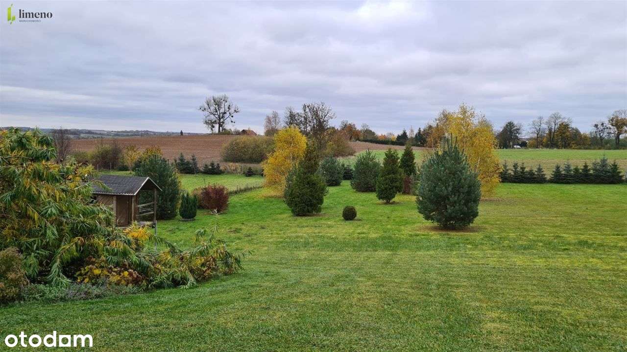 Kawał fajnej chaty ze stawem w Świątkach-15