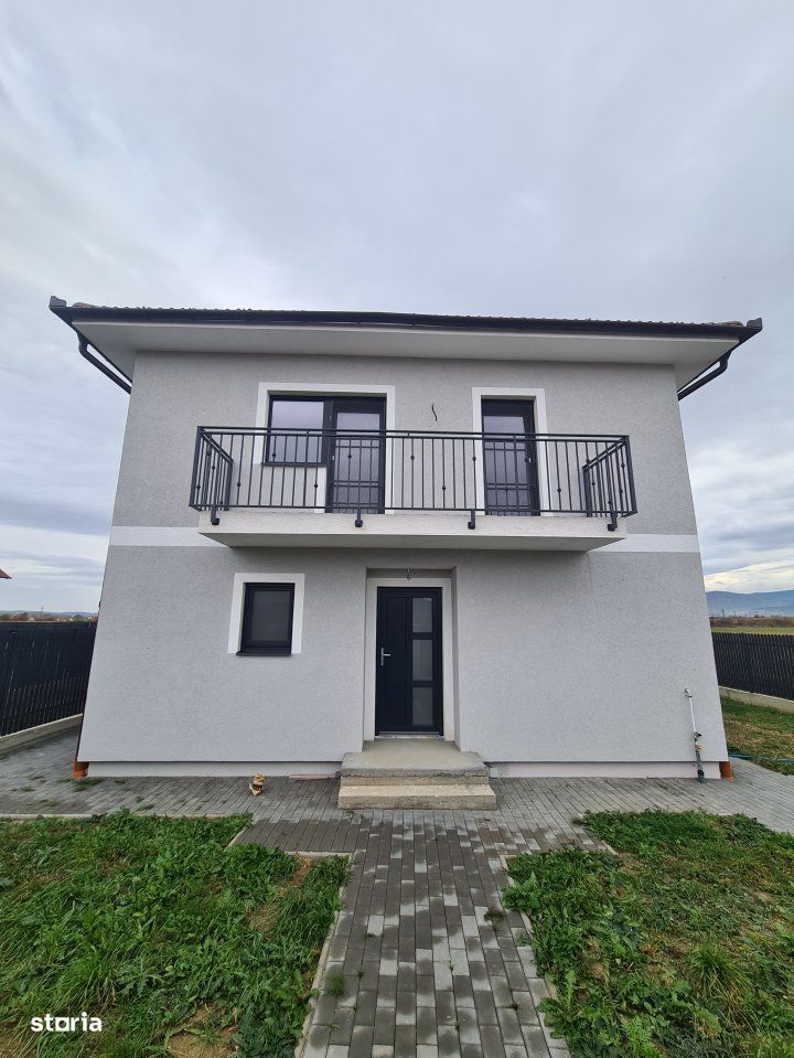 Casa singur in Curte in Cristian