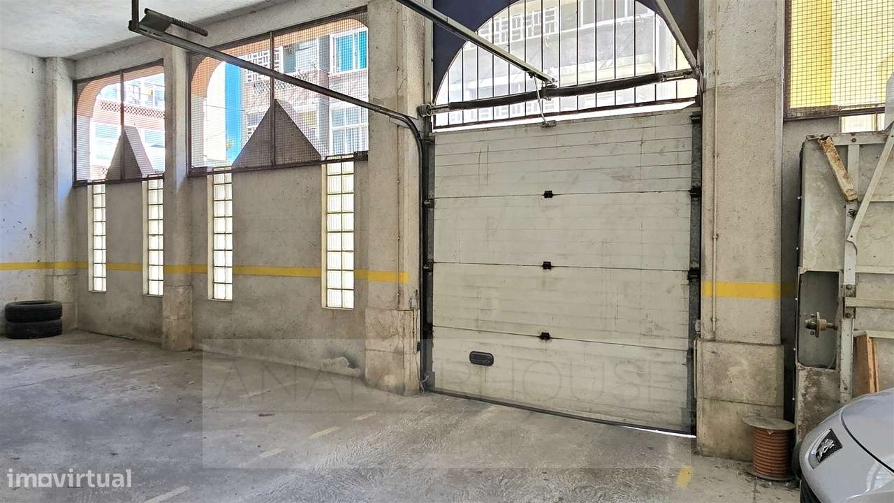 T3 pronto a habitar com parqueamento e arrecadação na Amadora-12