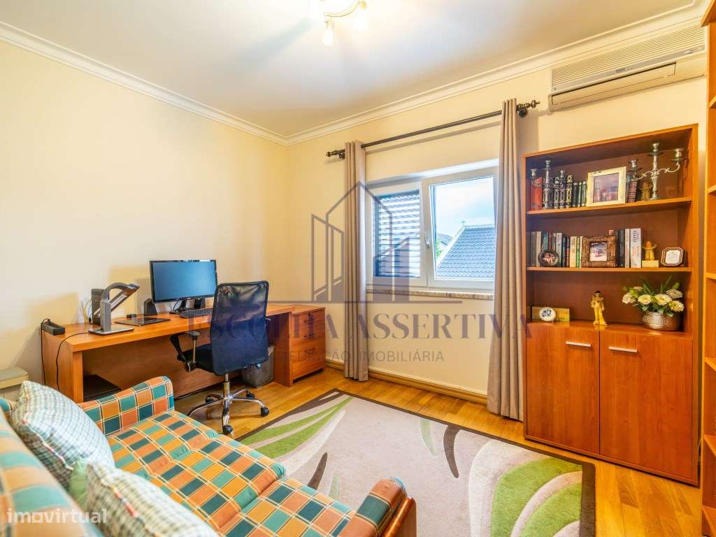 Elegância e Exclusividade na Aroeira - Moradia com Piscina, Jardim ...-32