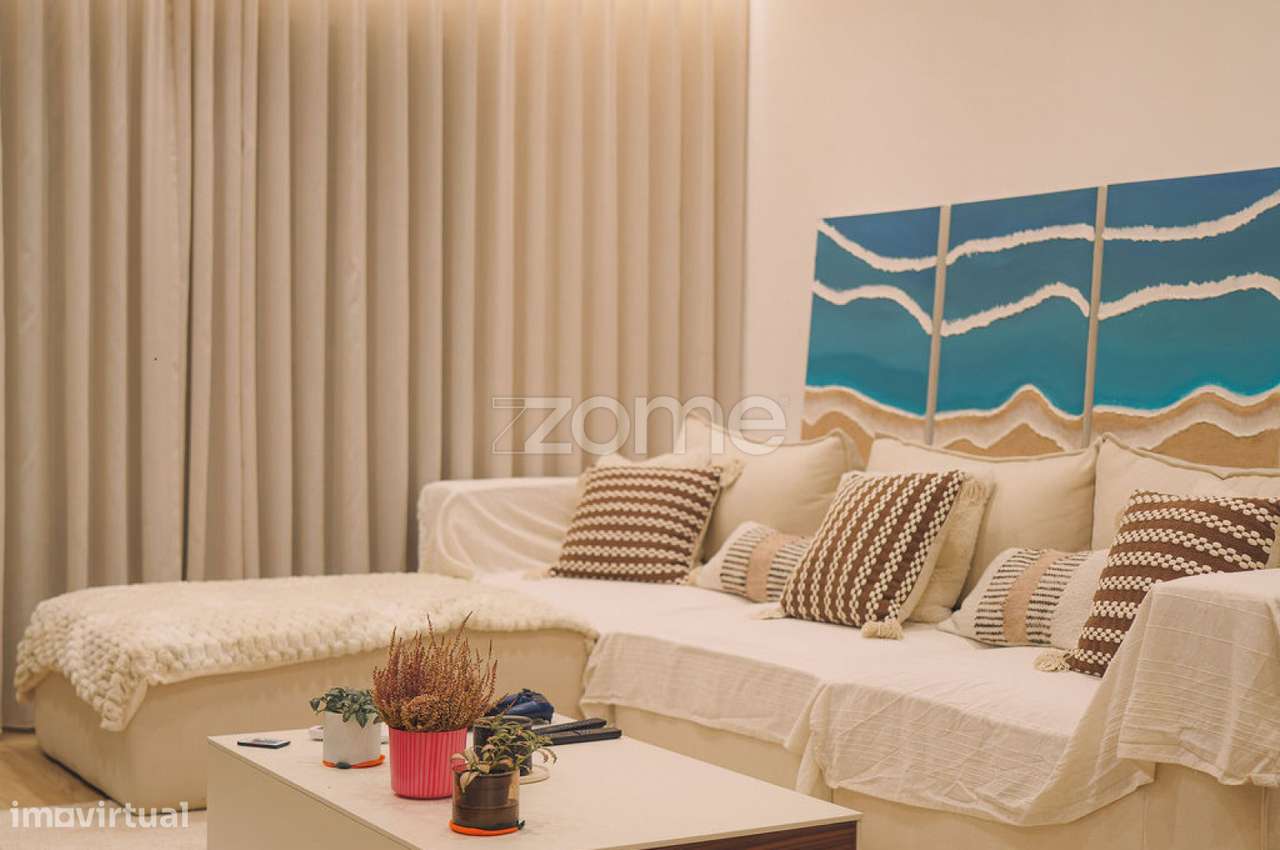 Moradia T2+1 Renovada a 100m do Mar – São Roque-10