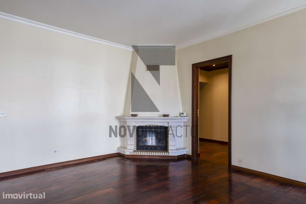 T4 Espaçoso no Centro do Montijo – Excelente Oportunidade-14