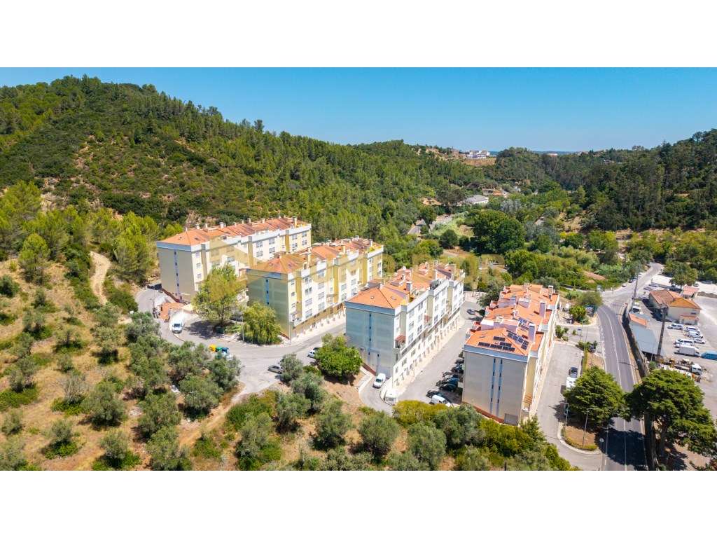 Apartamento T2 com Garagem para 2 Carros em Barnabé - Alenquer-23