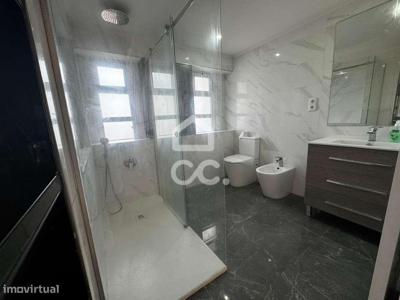 Apartamento T3 com terraço - Odivelas-13