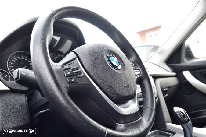 BMW 320 d Touring Auto Line Luxury - 19