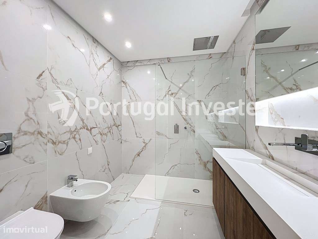 Sublime Duplex T4 com Mezanino no centro de Carcavelos-29