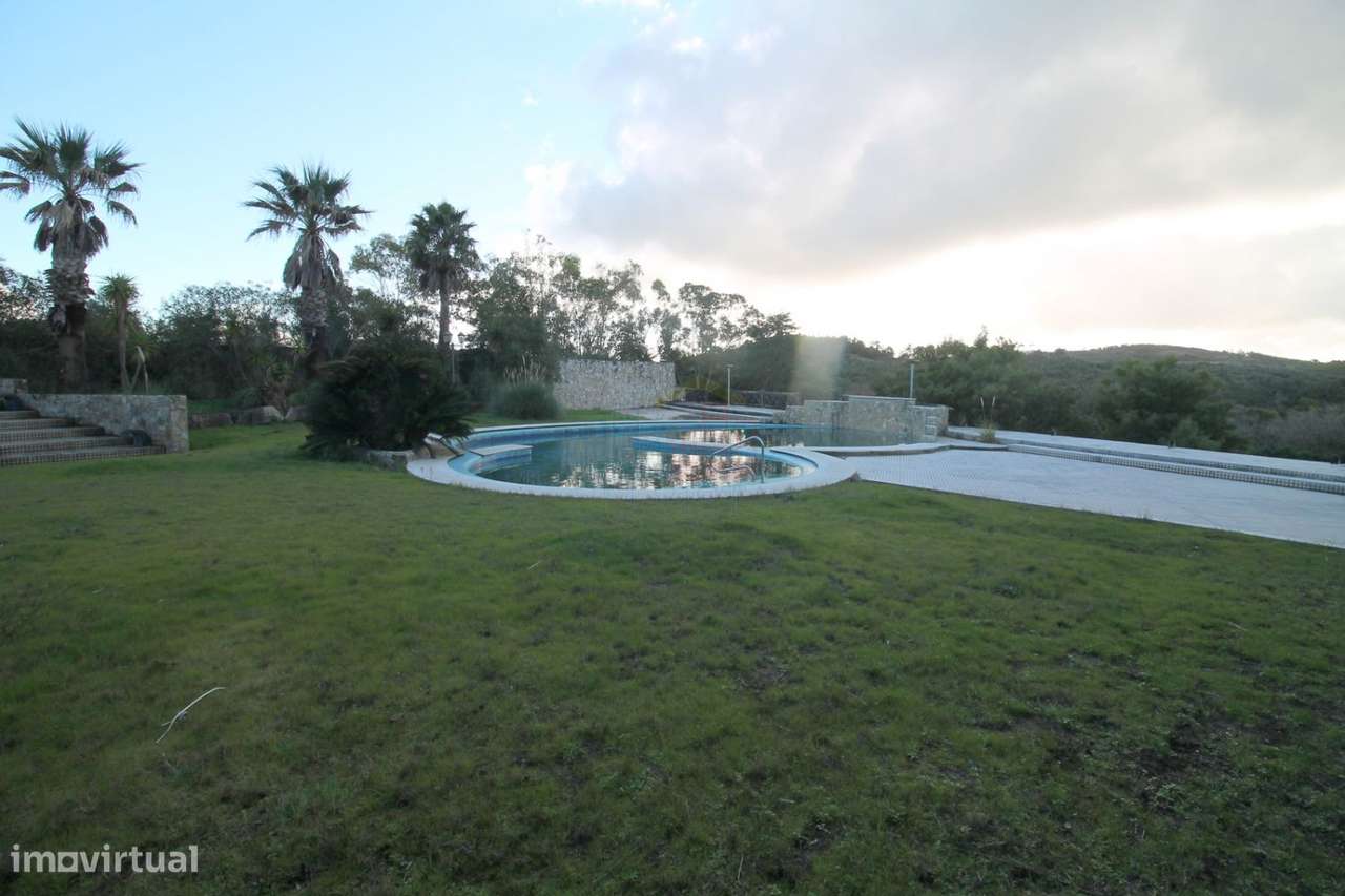 Vivenda de Luxo com Piscina Belas-13