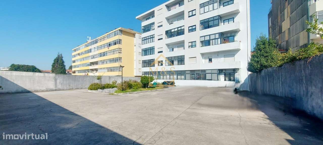 Apartamento T3 - Varandas - Garagem Box - Ramalde - Porto-0