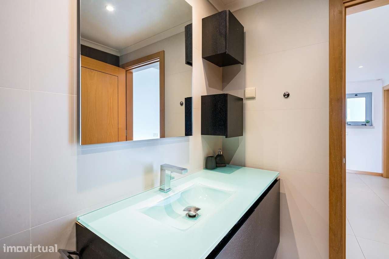 Apartamento T1 com vista mar a 600m da praia-13