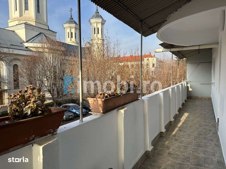 Apartament Modern cu 3 Camere, Terasa si Parcare–Centrul Istoric, Cl-17