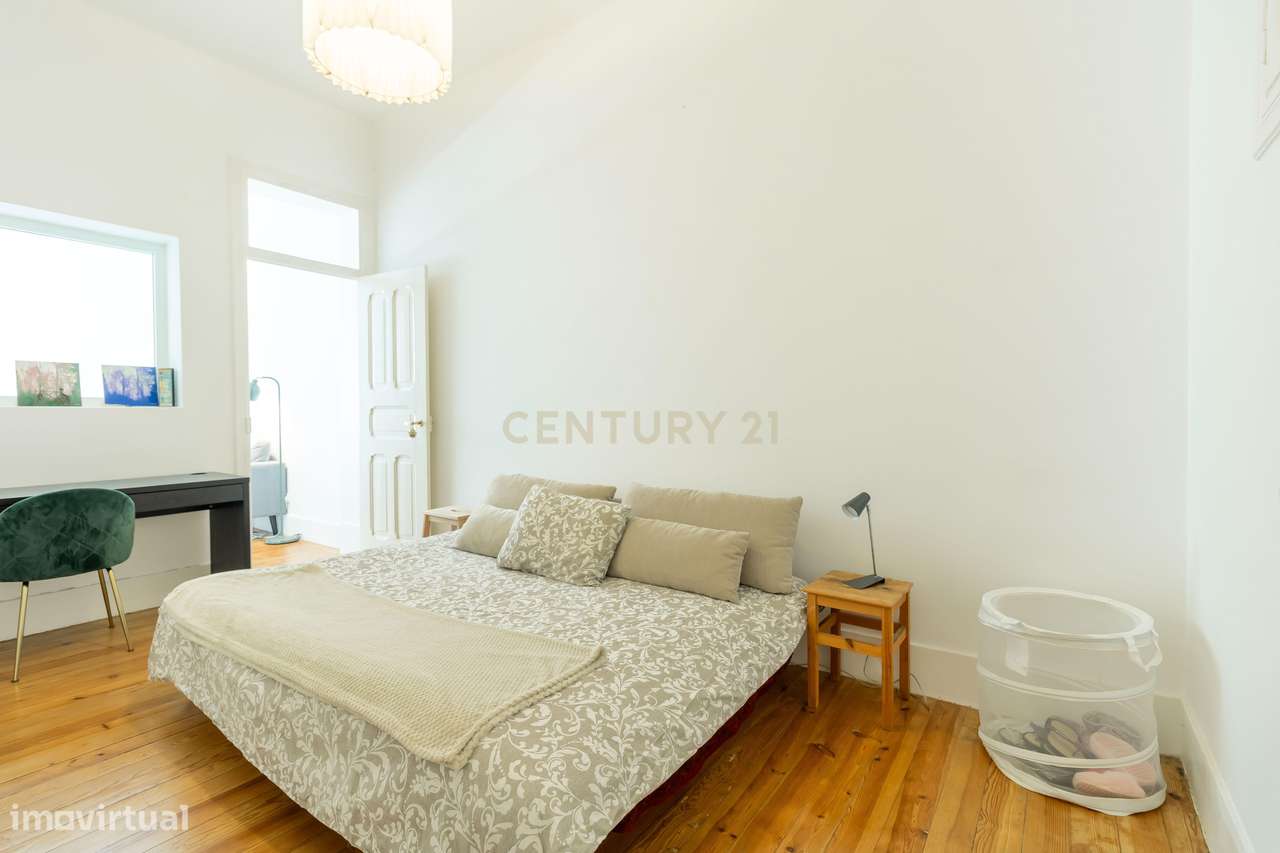 T2 Remodelado com Charme e Vibe Cosmopolita em Sapadores / Graça-3