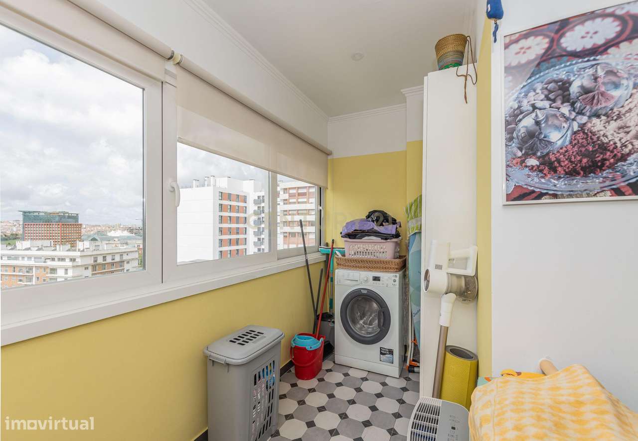Apartamento T3 duas casas de banho parqueamento em S. Domingos de Benf-6