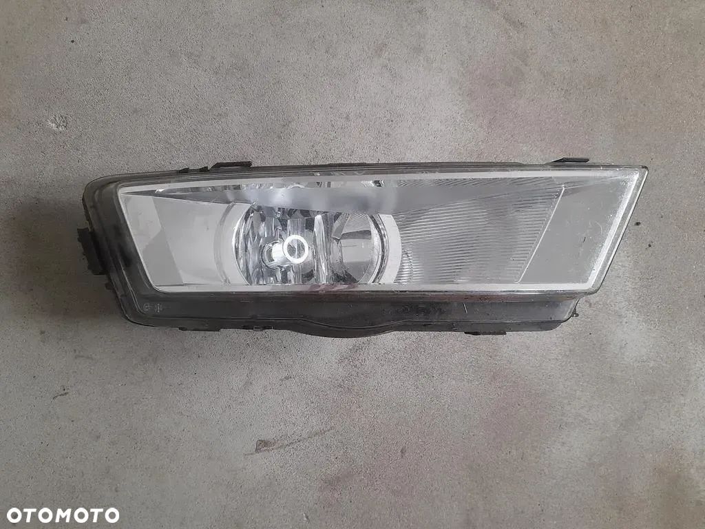 lampa przeciwmgielna halogen prawa przód przednia SKODA RAPID 5JA941699 - 1