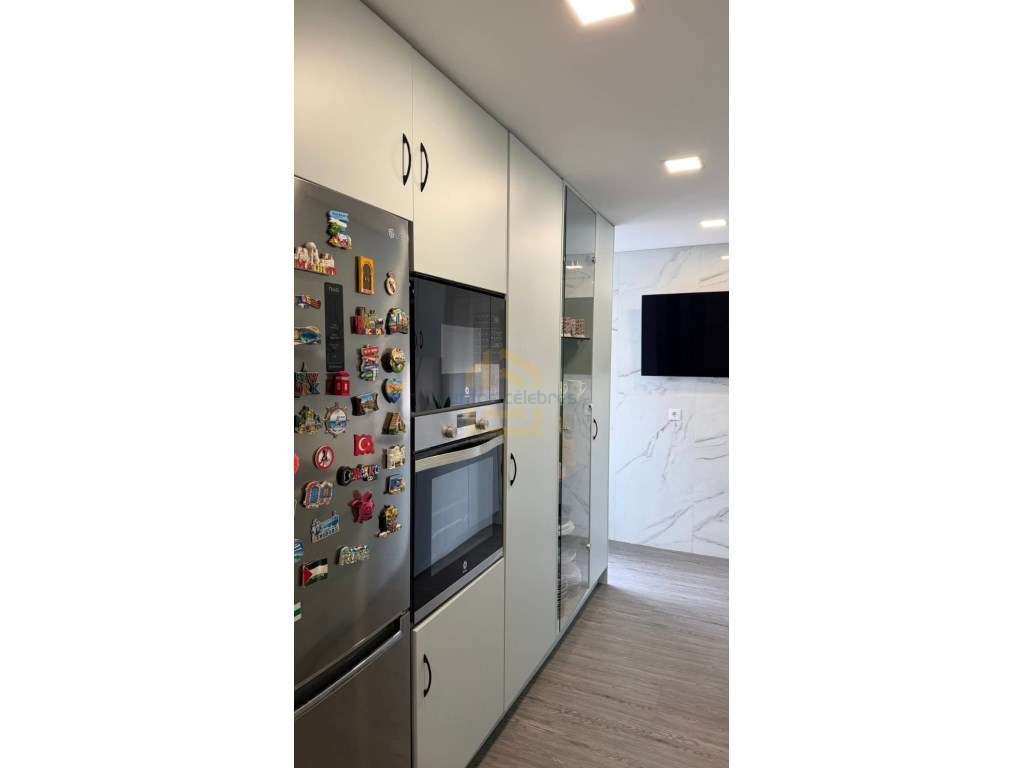 Apartamento T2 Totalmente Renovado com lugar de garagem a 100mt da ...-14