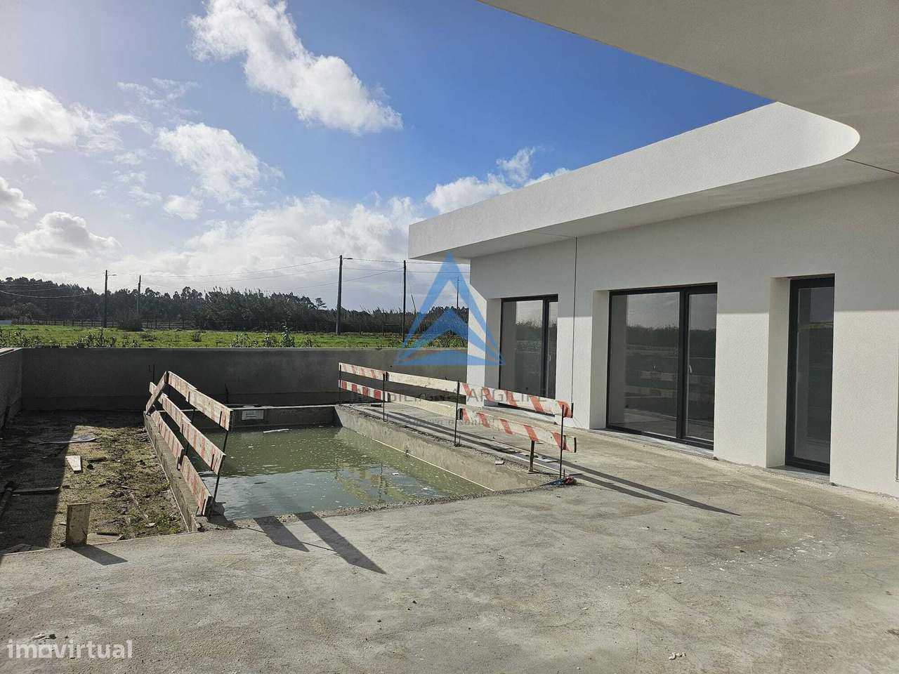 Moradia T4 Térrea - Piscina e Jardim - Grande imagem: 4/51