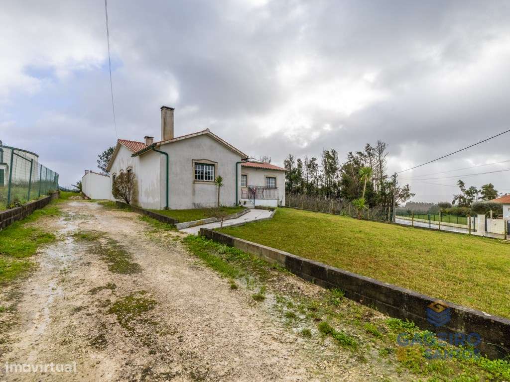 Moradia individual com jardim e amplo terreno, entre a cidade de Al... - Grande imagem: 5/41