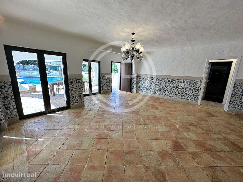 Moradia V3+1, com Piscina e Picadeiro totalmente remodelada em Algoz - Grande imagem: 5/28